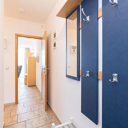 Haus Seeblick Fischbroetchen *