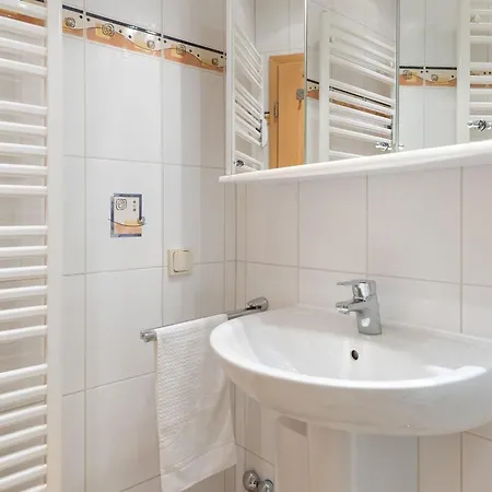 Haus Seeblick Fischbroetchen * Kellenhusen