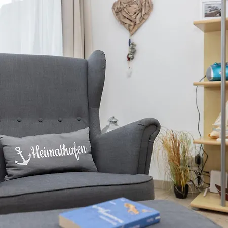 Haus Seeblick Fischbroetchen * Kellenhusen