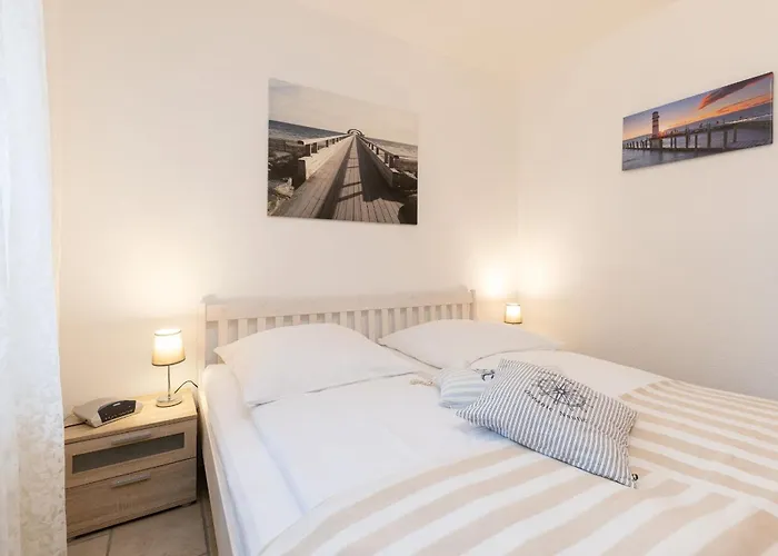 Haus Seeblick Fischbroetchen * Kellenhusen